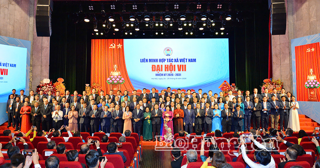 Các đại biểu và Ban Chấp hành Liên minh HTX Việt Nam khóa VII, nhiệm kỳ 2026 - 2031.