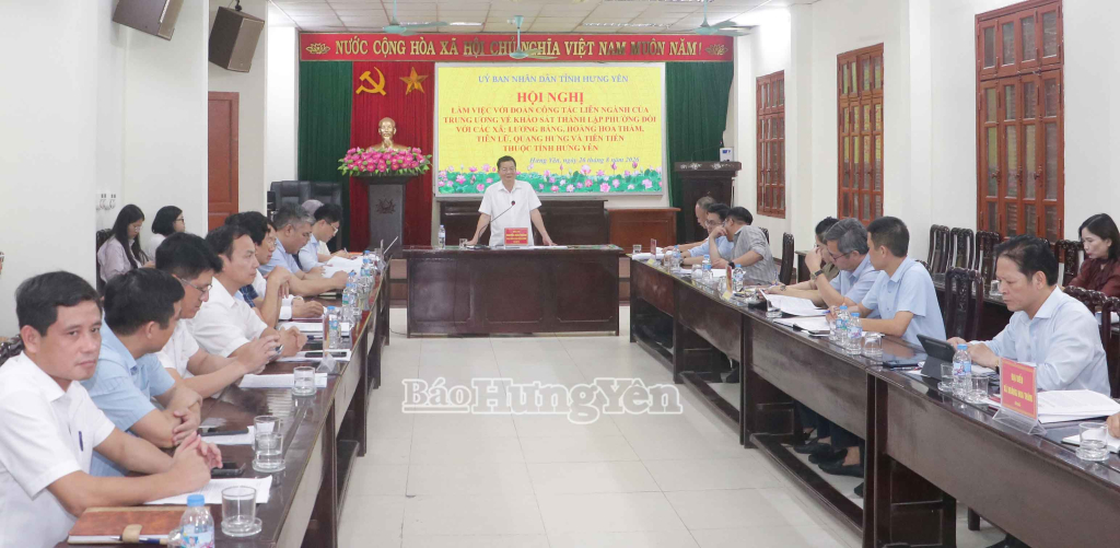 Đoàn công tác liên ngành số 2 của Trung ương làm việc với các xã tại UBND xã Quang Hưng.