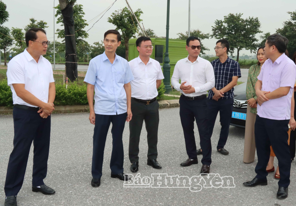 Đoàn khảo sát thực tế tại Cụm công nghiệp Bình Minh (xã Kiến Xương).
