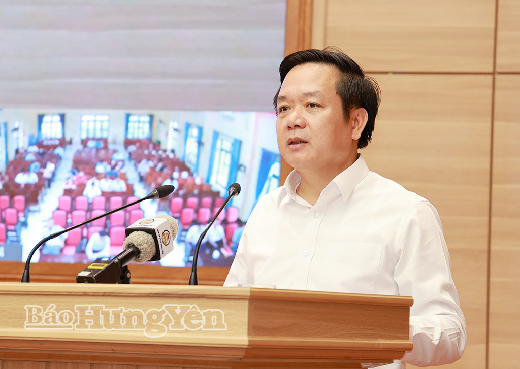 Đồng chí Phạm Quang Ngọc, Ủy viên Ban Chấp hành Trung ương Đảng, Bí thư Tỉnh ủy phát biểu kết luận hội nghị.
