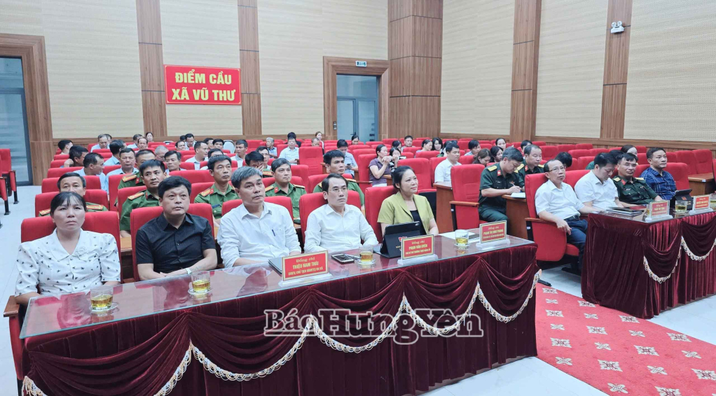 Các đại biểu dự hội nghị tại điểm cầu xã Vũ Thư.