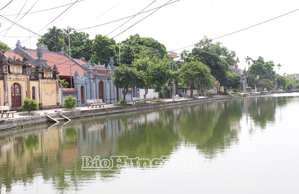 Khung cảnh yên bình của làng Nôm.
