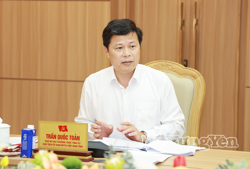 Đồng chí Trần Quốc Toản, Phó Bí thư Thường trực Tỉnh ủy, Chủ tịch Ủy ban MTTQ Việt Nam tỉnh phát biểu tại cuộc họp.