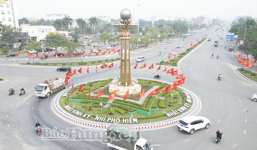 107671,cac,truc,duong,chinh,tren,dia,ban,phuong,pho,hien,phuong,trung,tam,cua,tinh,hung,yen,ruc,ro,sac,do,co,dang,va,co,to,quoc,tao,diem,nhan,trang,tr,06164502.jpg