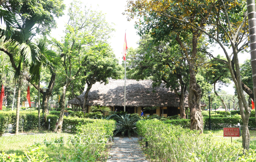Không gian di tích Nhà lưu niệm Chủ tịch Hồ Chí Minh tại phường Phố Hiến.
