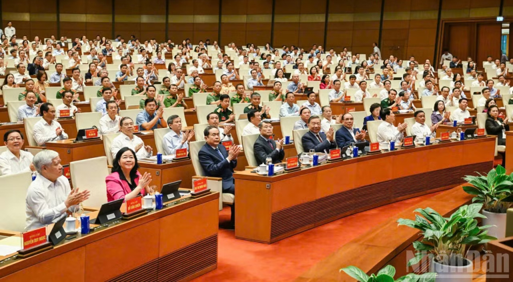 Các đại biểu tham dự Hội nghị toàn quốc nghiên cứu, học tập, quán triệt và triển khai thực hiện một số Nghị quyết, Chỉ thị của Bộ Chính trị. (Ảnh: DUY LINH)
