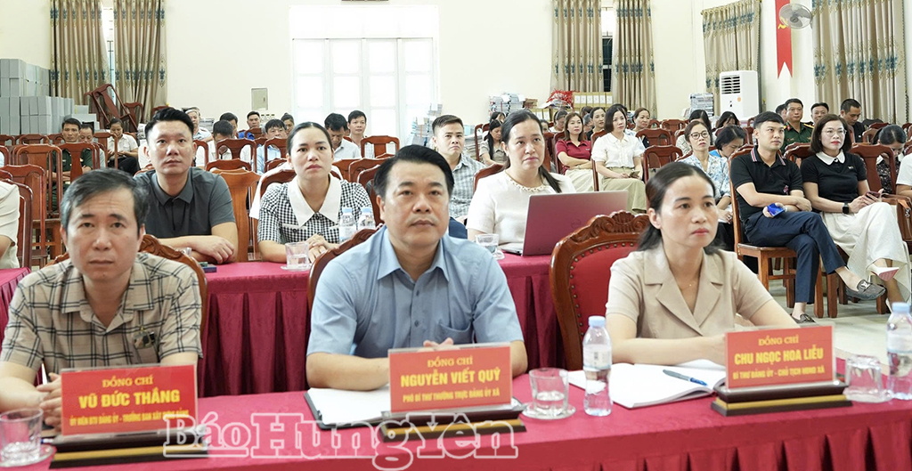 Các đại biểu dự hội nghị tại điểm cầu xã Đức Hợp. Ảnh: Minh Hồng