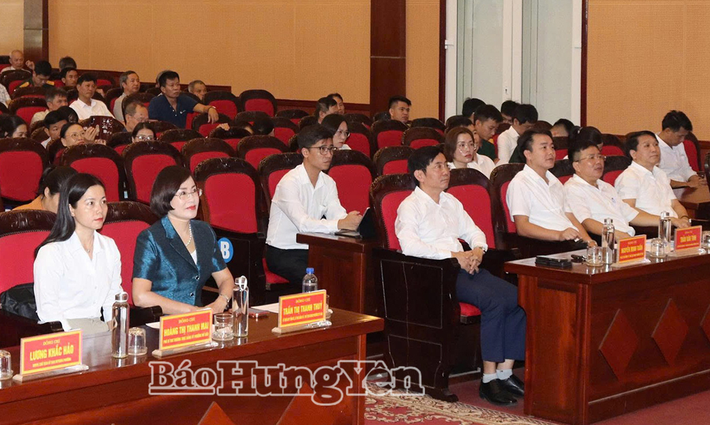 Các đại biểu dự hội nghị tại điểm cầu phường Mỹ Hào.