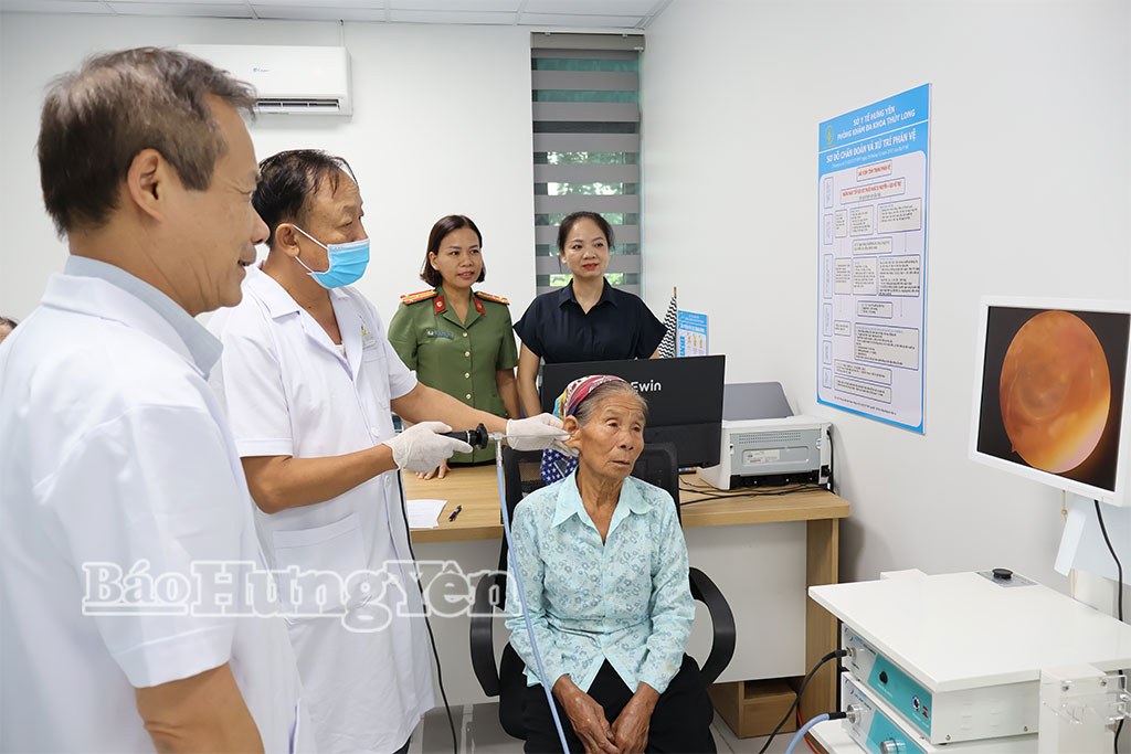 Xã Vũ Quý phối hợp tổ chức khám sức khỏe cho người dân.