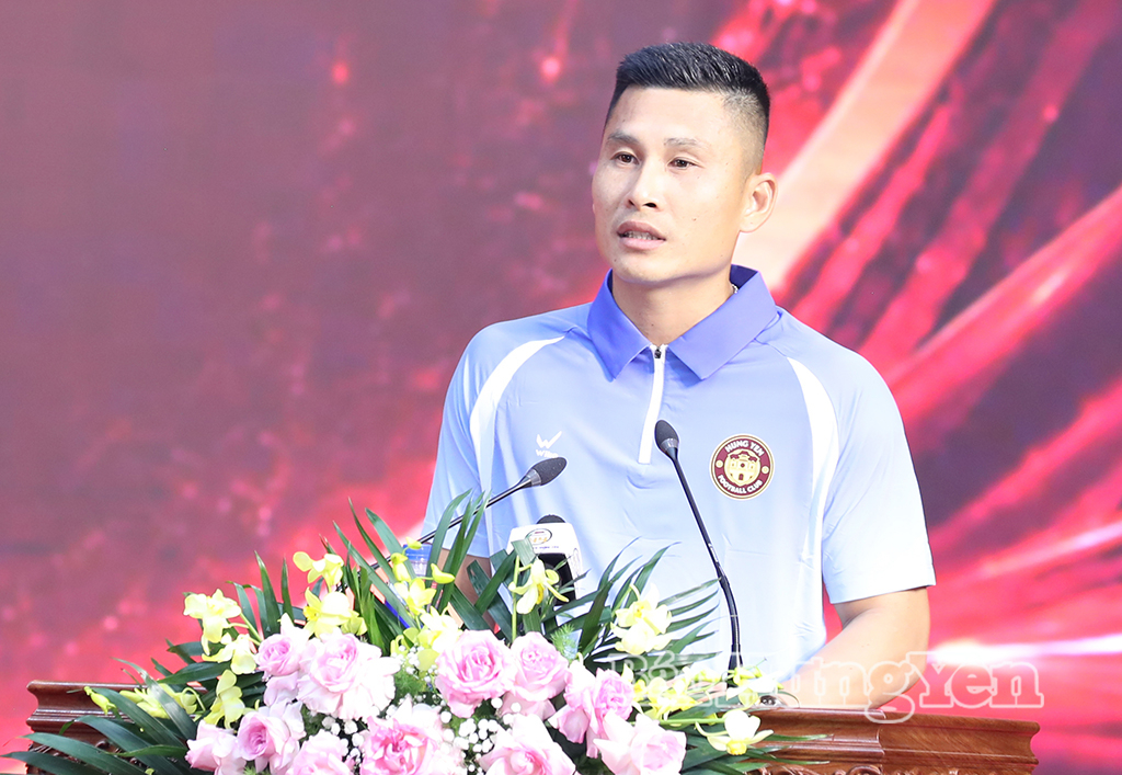 Cầu thủ Huỳnh Tấn Linh hứa quyết tâm giành nhiều thắng lợi cùng Câu lạc bộ bóng đá Hưng Yên.