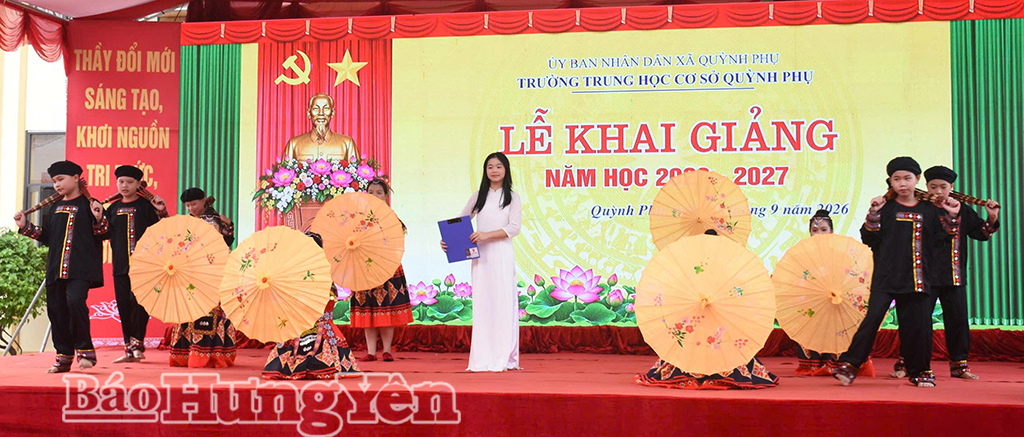 Tiết mục văn nghệ của học sinh Trường THCS Quỳnh Phụ (xã Quỳnh Phụ) tại lễ khai giảng năm học mới.
