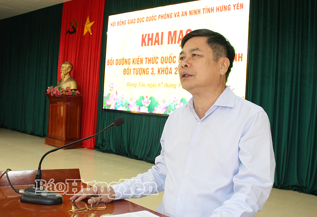 Đồng chí Phó Chủ tịch UBND tỉnh Phạm Văn Nghiêm phát biểu khai mạc.