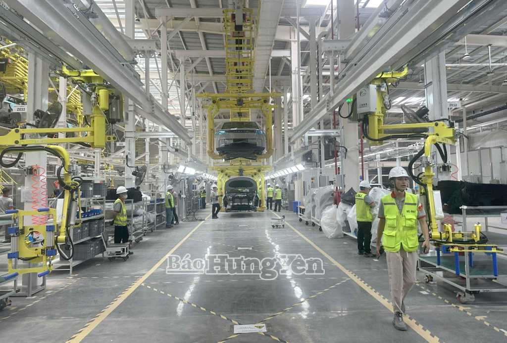 Nhà máy sản xuất ô tô Gel - O&J trong Khu công nghiệp Hưng Phú đã đi vào hoạt động.