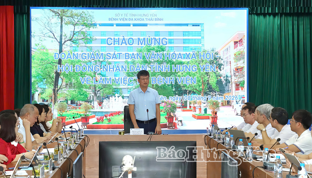 Đồng chí Lê Xuân Tiến, Ủy viên Ban Thường vụ Tỉnh ủy, Phó Chủ tịch Thường trực HĐND tỉnh phát biểu tại buổi giám sát.
