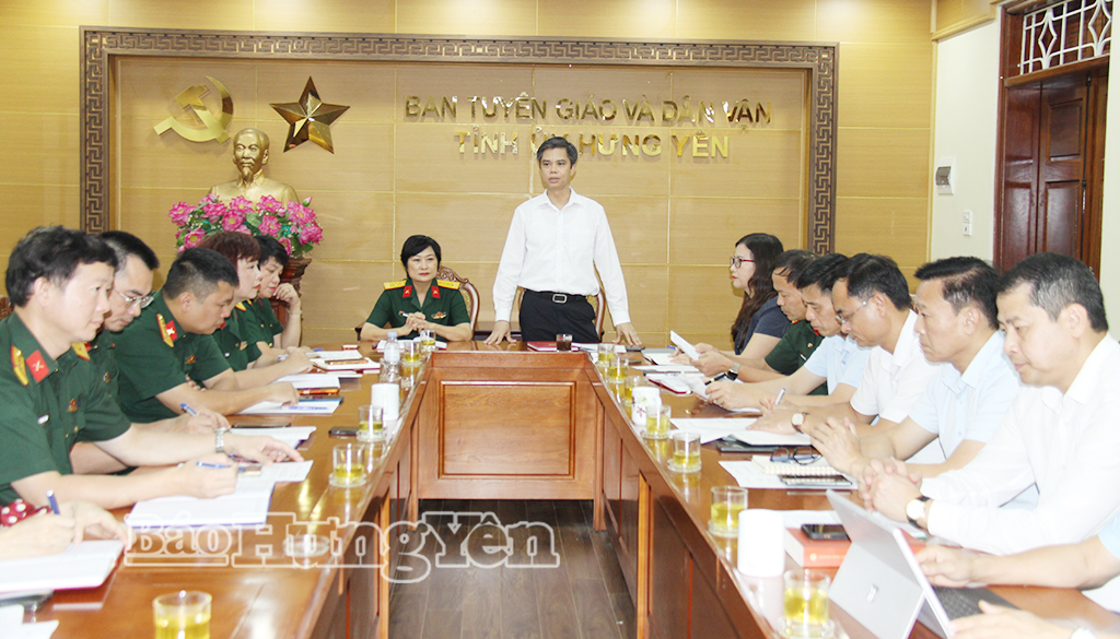 Đồng chí Nguyễn Văn Chiến, Ủy viên Ban Thường vụ Tỉnh ủy, Trưởng ban Tuyên giáo và Dân vận Tỉnh ủy phát biểu tại buổi làm việc.