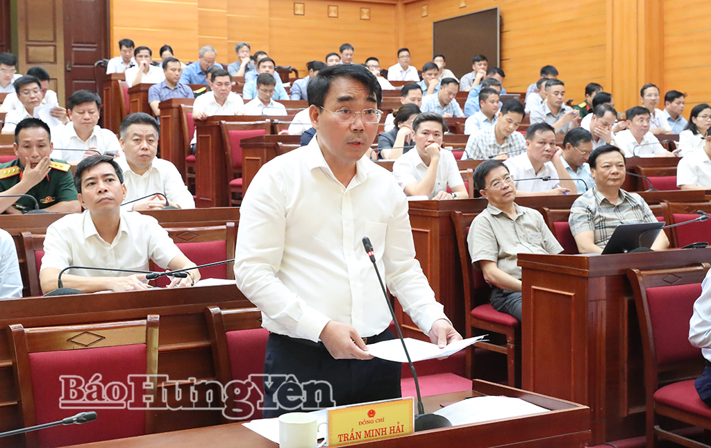 Lãnh đạo Ban Quản lý dự án đầu tư xây dựng số 1 phát biểu tại buổi làm việc.