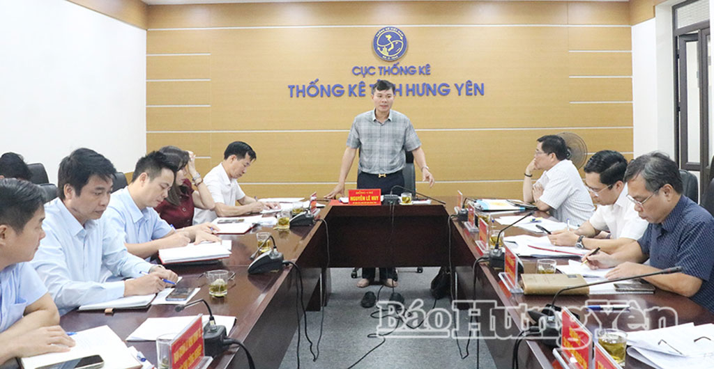 Đồng chí Nguyễn Lê Huy, Ủy viên Ban Thường vụ Tỉnh ủy, Phó Chủ tịch Thường trực UBND tỉnh phát biểu tại hội nghị.