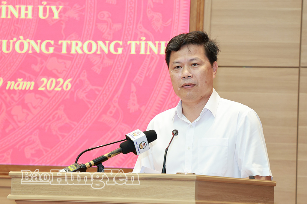 Đồng chí Trần Quốc Toản, Phó Bí thư Thường trực Tỉnh ủy, Chủ tịch Ủy ban MTTQ Việt Nam tỉnh điều hành nội dung thảo luận tại hội nghị.