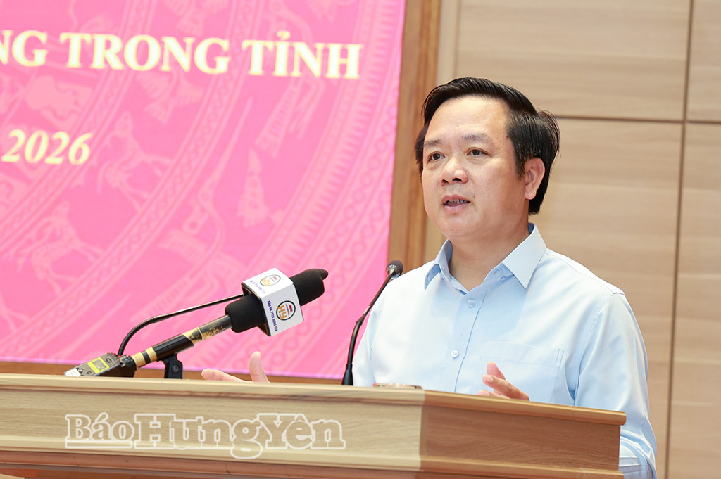 Đồng chí Phạm Quang Ngọc, Ủy viên Ban Chấp hành Trung ương Đảng, Bí thư Tỉnh ủy phát biểu tại hội nghị.