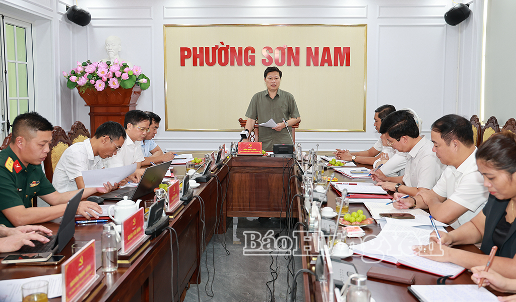 Quang cảnh buổi làm việc.