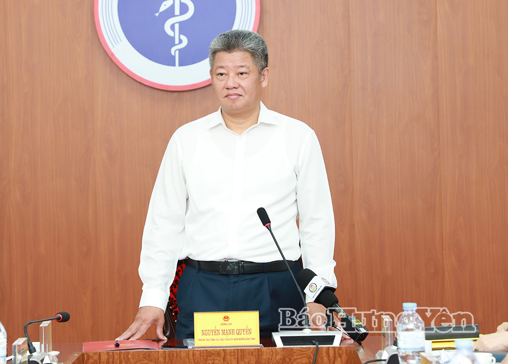 Đồng chí Nguyễn Mạnh Quyền, Phó Bí thư Tỉnh ủy, Chủ tịch UBND tỉnh phát biểu kết luận cuộc họp.