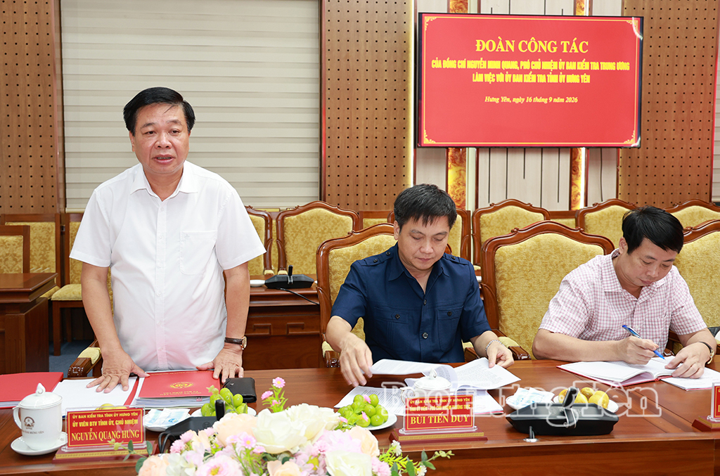 Đồng chí Nguyễn Quang Hưng, Ủy viên Ban Thường vụ Tỉnh ủy, Chủ nhiệm Ủy ban Kiểm tra Tỉnh ủy phát biểu tại buổi làm việc.Các đại biểu trao đổi, thảo luận tại buổi làm việc.