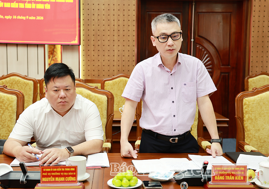 Các đại biểu trao đổi, thảo luận tại buổi làm việc.