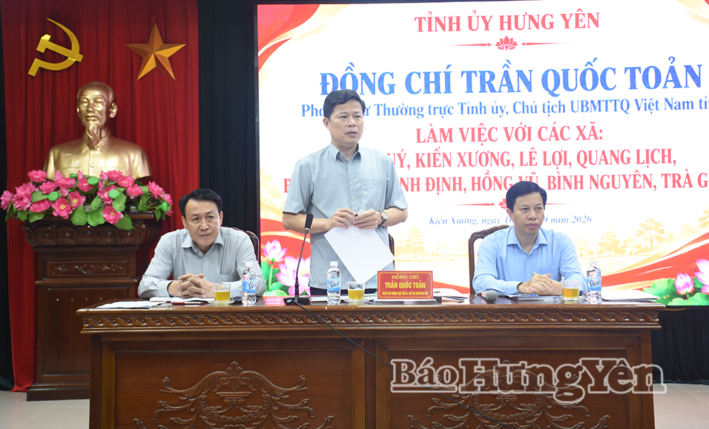 Đồng chí Trần Quốc Toản, Phó Bí thư Thường trực Tỉnh ủy, Chủ tịch Ủy ban MTTQ Việt Nam tỉnh chủ trì buổi làm việc.