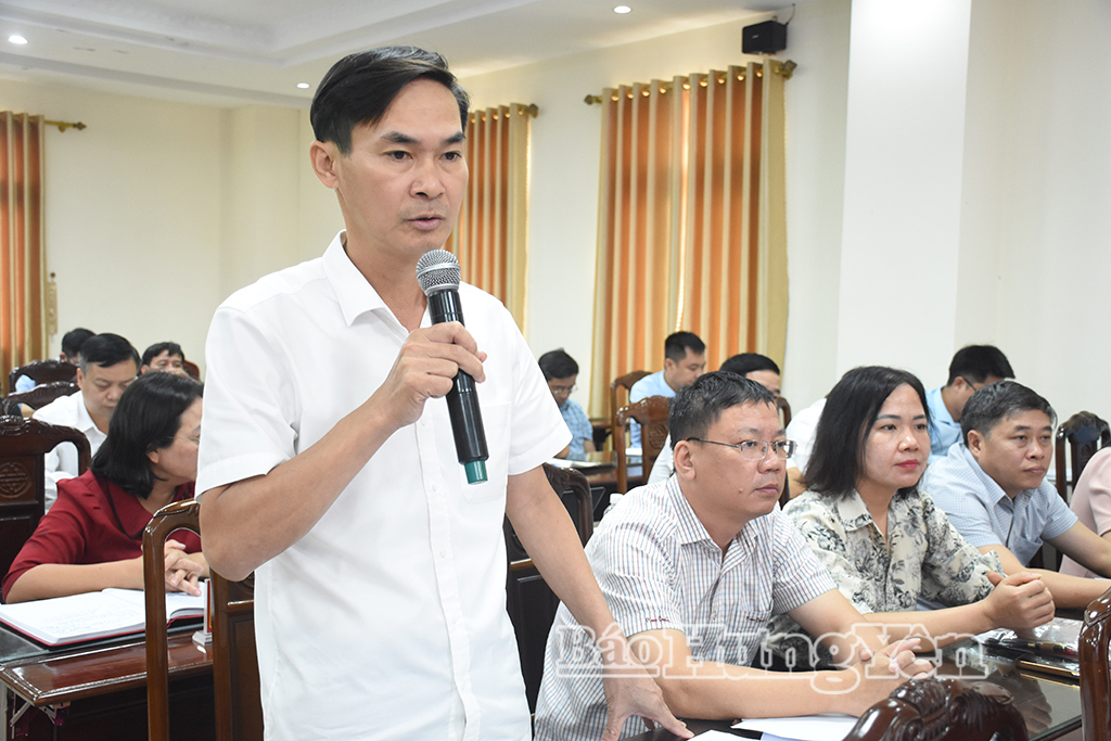 Lãnh đạo xã Kiến Xương phát biểu tại buổi làm việc.