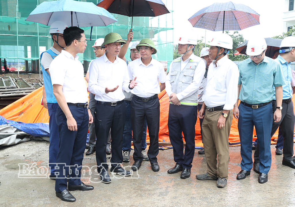 Phó Chủ tịch UBND tỉnh Nguyễn Hùng Nam kiểm tra tiến độ Dự án khu nhà ở xã hội tại phường Vũ Phúc.