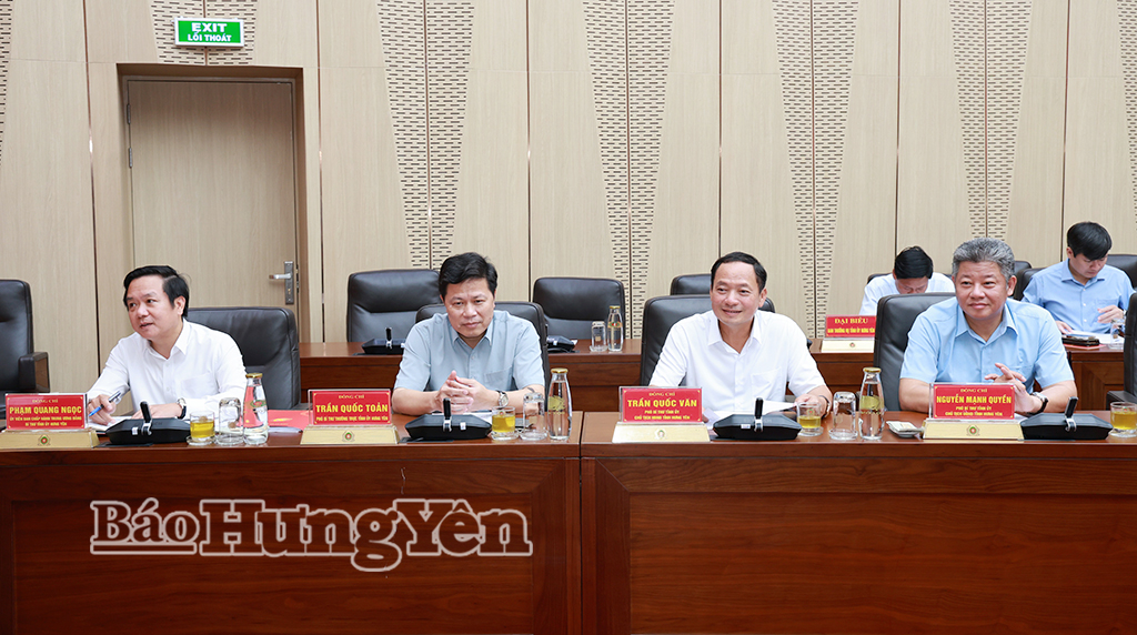 Các đại biểu dự hội nghị.