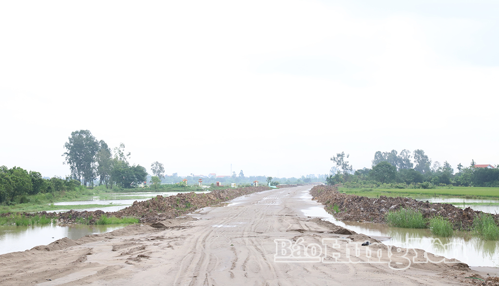 Dự án đầu tư xây dựng đường Vân Du - Phù Ủng (đoạn từ nút giao ĐT.376 đến ĐT.382) đã hoàn thành 98% khối lượng giải phóng mặt bằng.  