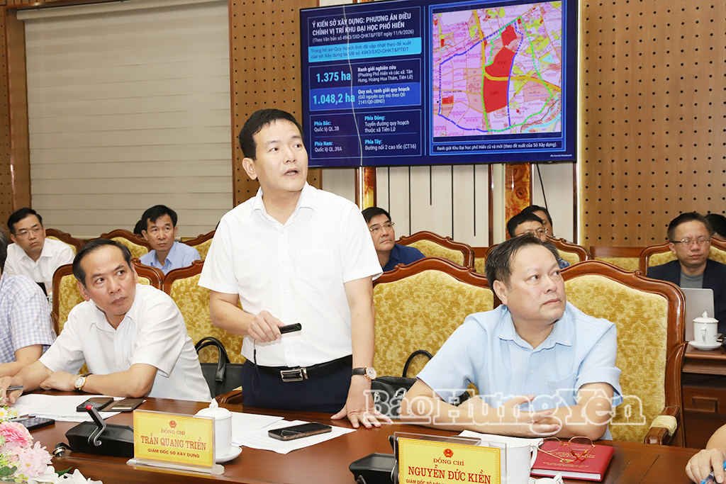 Lãnh đạo Sở Xây dựng phát biểu.