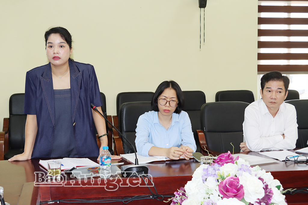 Lãnh đạo Sở Tư pháp giải trình các nội dung thành viên đoàn khảo sát yêu cầu.