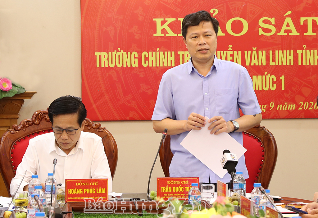 Trần Quốc Toản, Phó Bí thư Thường trực Tỉnh ủy, Chủ tịch Ủy ban MTTQ Việt Nam tỉnh phát biểu tại buổi làm việc.