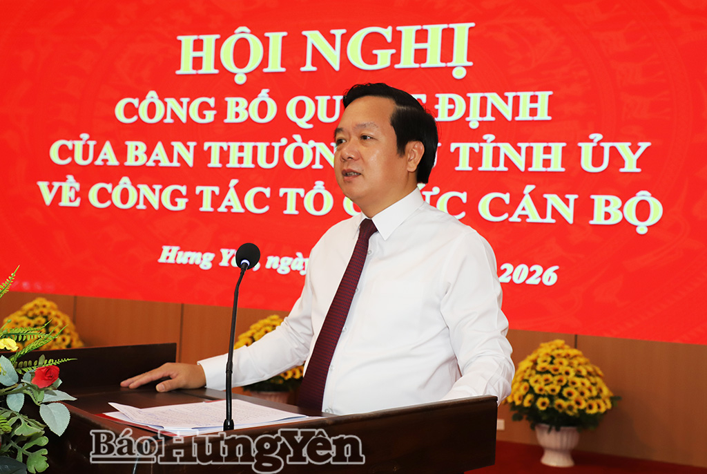 Đồng chí Phạm Quang Ngọc, Ủy viên Ban Chấp hành Trung ương Đảng, Bí thư Tỉnh ủy phát biểu tại hội nghị.