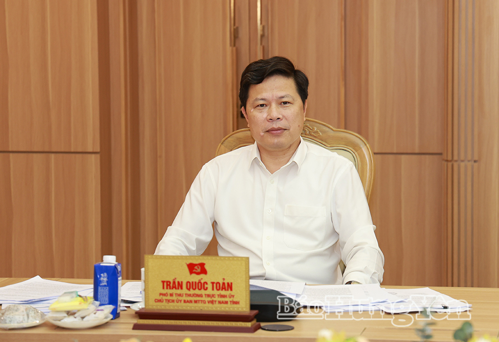 Đồng chí Trần Quốc Toản, Phó Bí thư Thường trực Tỉnh ủy, Chủ tịch Ủy ban MTTQ Việt Nam tỉnh dự cuộc họp.
