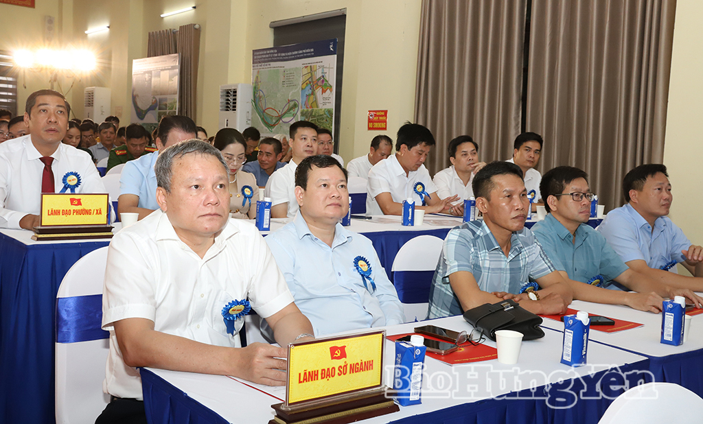 Các đại biểu dự hội nghị.