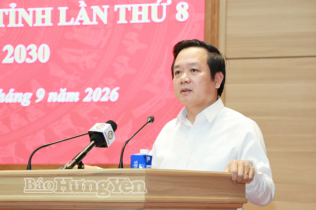 Đồng chí Phạm Quang Ngọc, Ủy viên Ban Chấp hành Trung ương Đảng, Bí thư Tỉnh ủy phát biểu tại hội nghị.