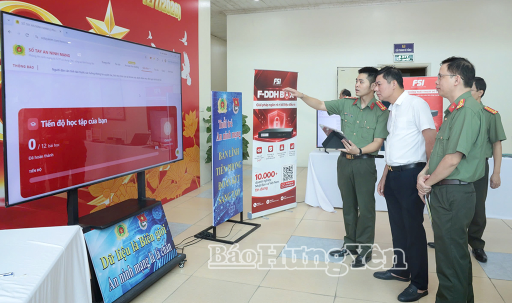 Phòng An ninh mạng và phòng, chống tội phạm sử dụng công nghệ cao Công an tỉnh giới thiệu mô hình “Sổ tay điện tử an ninh mạng”