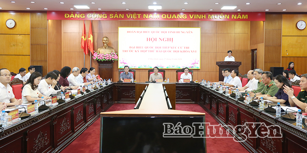 Đại tướng Lương Tam Quang, Ủy viên Bộ Chính trị, Bí thư Đảng ủy Công an Trung ương, Bộ trưởng Bộ Công an cùng các đồng chí lãnh đạo tỉnh và đại biểu dự hội nghị.