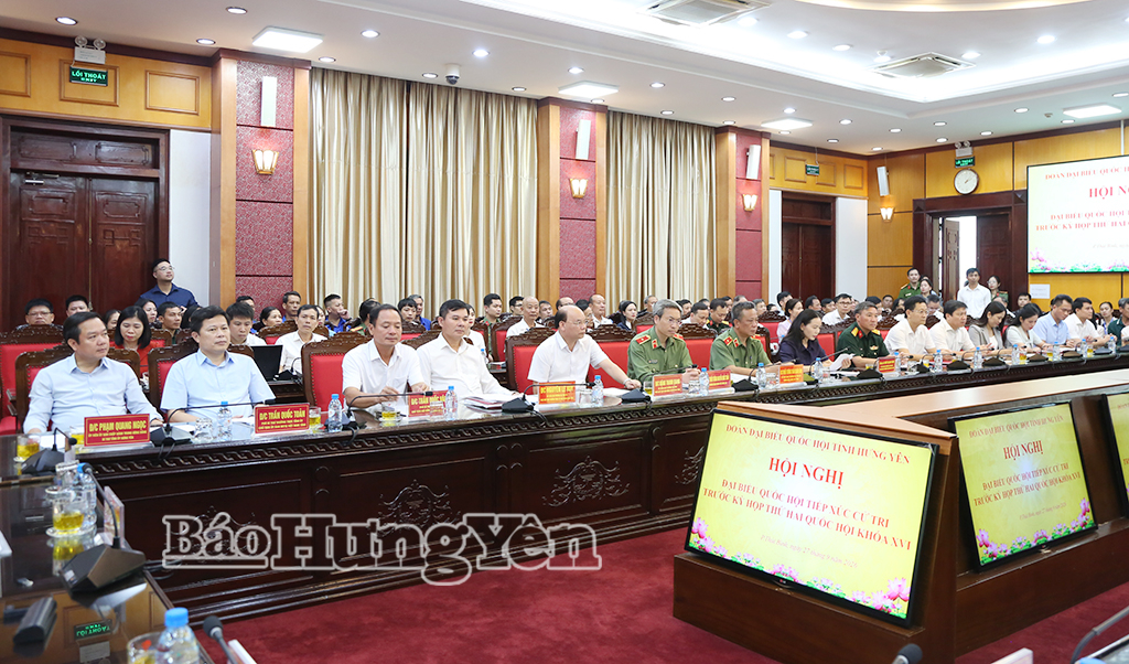 Đồng chí Phạm Quang Ngọc, Ủy viên Ban Chấp hành Trung ương Đảng, Bí thư Tỉnh ủy và các đại biểu dự hội nghị.