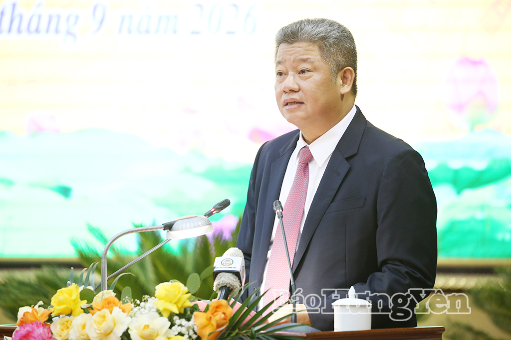 Đồng chí Nguyễn Mạnh Quyền, Phó Bí thư Tỉnh ủy, Chủ tịch UBND tỉnh trình bày tờ trình giới thiệu nhân sự bầu chức vụ Phó Chủ tịch UBND tỉnh Hưng Yên, nhiệm kỳ 2026-2031.