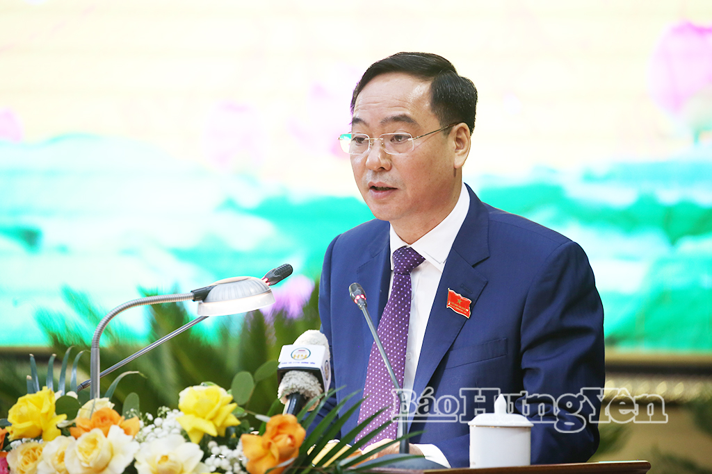 Đồng chí Vũ Ngọc Trì, Phó Chủ tịch HĐND tỉnh điều hành nội dung báo cáo thẩm tra của các Ban HĐND tỉnh đối với các dự thảo tờ trình, nghị quyết do UBND tỉnh trình tại kỳ họp. Ảnh Trịnh Cường