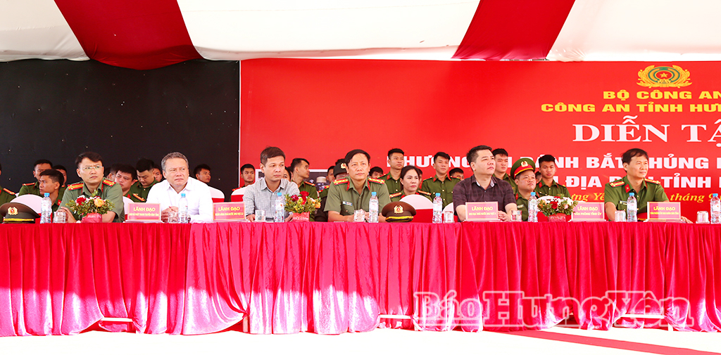 Các đại biểu dự diễn tập.