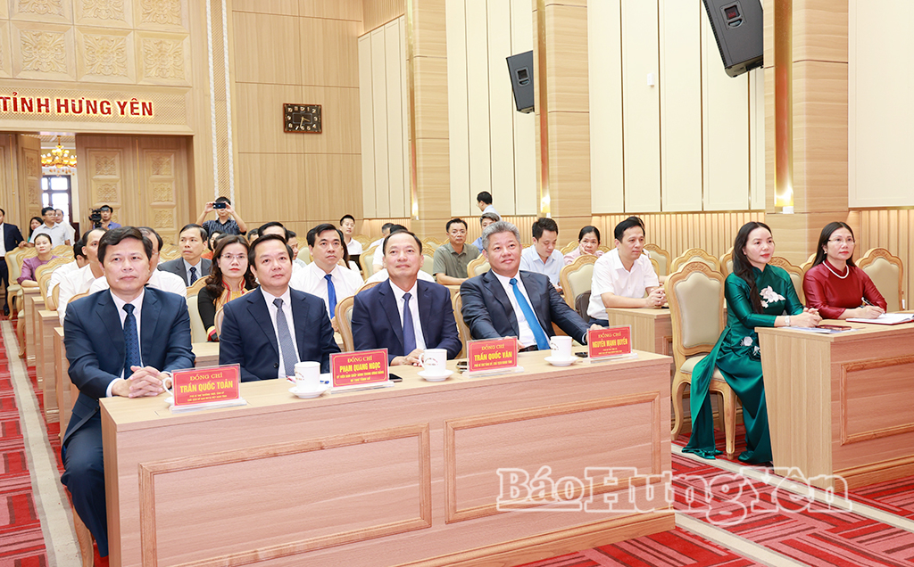 Các đại biểu dự hội nghị.