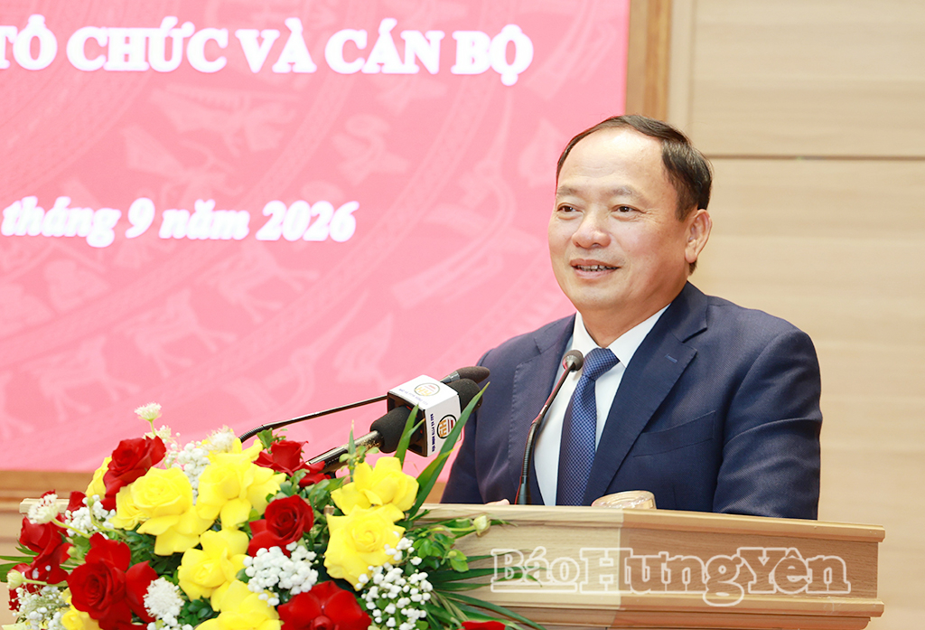 Đồng chí Trần Quốc Văn, Phó Bí thư Tỉnh ủy, Chủ tịch HĐND tỉnh phát biểu tại hội nghị.