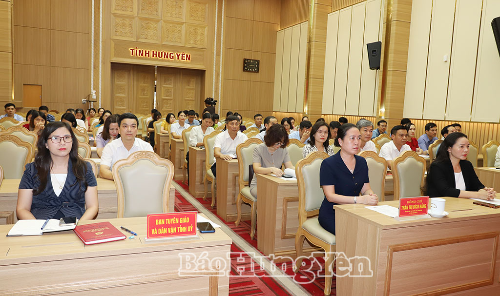 Các đại biểu dự hội nghị.