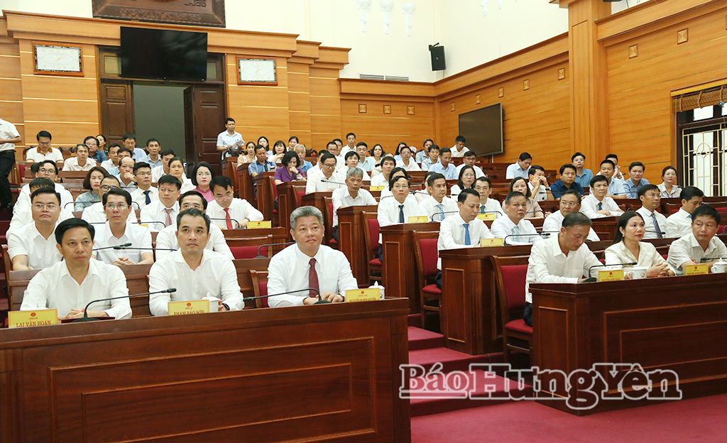 Các đại biểu tham dự hội nghị.