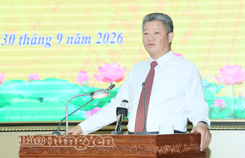 Đồng chí Nguyễn Mạnh Quyền, Phó Bí thư Tỉnh ủy, Chủ tịch UBND tỉnh phát biểu tại hội nghị.